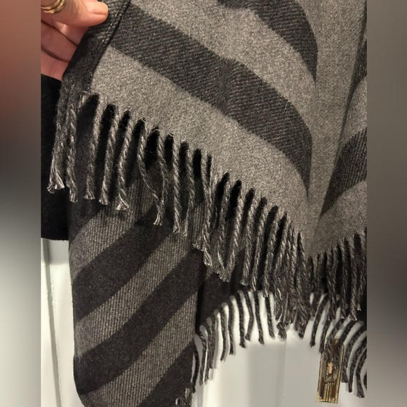 Maje wool fringed cardigan EUC - Picture 2 of 11